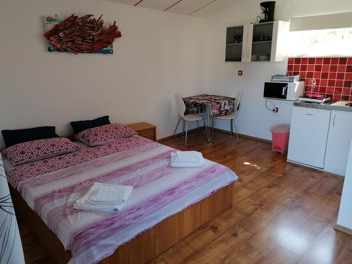 Nice Studio Near Centar+Free Parking Ρόβινι Εξωτερικό φωτογραφία